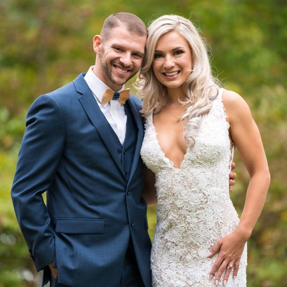 Pronovias Estela Wedding Gown - Picture 6 of 8